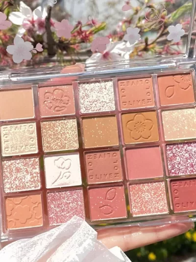 20-Color Richly Pigmented Matte and Shimmer Eyeshadow Palette in 2 Color Combinations
